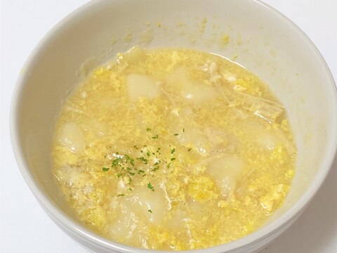 白菜とお餅と鶏肉のかき卵スープ